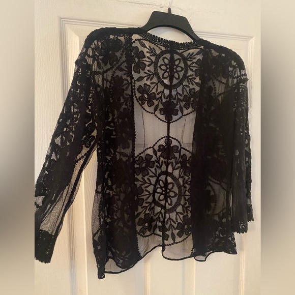 Lace jacket/top. NWT. Size small. - Picture 2 of 4